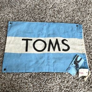 Toms brown shoes 6.5